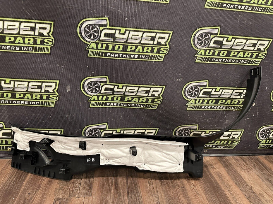 2017-2019 FORD F250 F350 PLATINUM PASSENGER RIGHT C PILLAR TRIM OEM