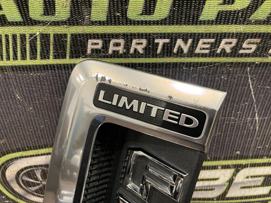 2017 2019 FORD F350 LIMITED DRIVER LEFT FENDER EMBLEM OEM *PAINT CHIP/SCRATCHES*