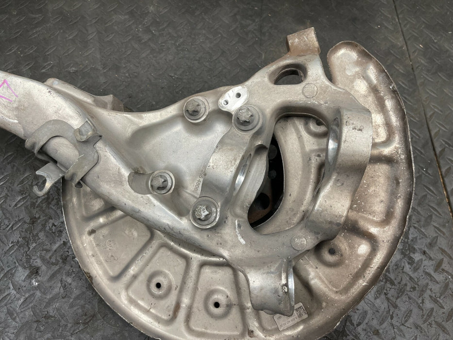 2015-2020 W205 MERCEDES C63 AMG FRONT RIGHT PASSENGER SPINDLE KNUCKLE WHEEL HUB