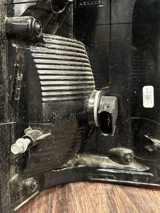 2024 FORD F250 F350 SUPER DUTY DRIVER LEFT HALOGEN TAIL LIGHT OEM