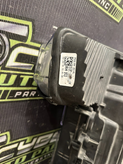 2017 2019 FORD F250 F350 F450 RIGHT PASSENGER HEADLIGHT T LED OEM ~BROKEN TAB~