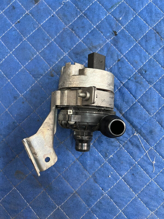 2015 MERCEDES C63S AMG SECONDARY COOLANT AUXILIARY WATER PUMP 0005001700