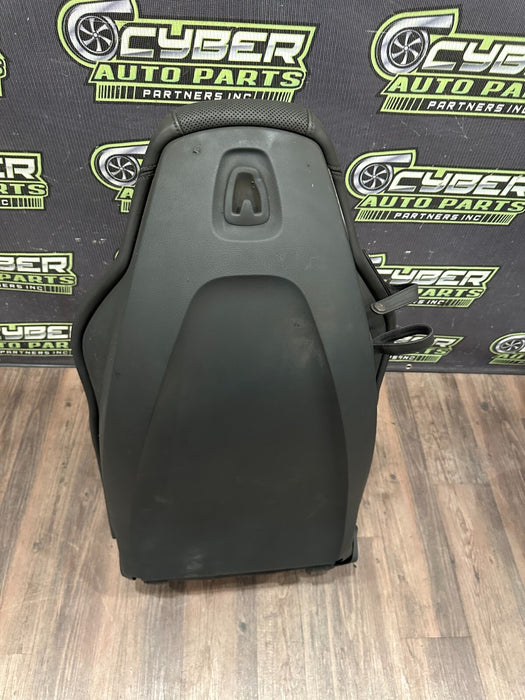 2017 2021 AUDI R8 PLUS RIGHT PASSENGER OEM GENUINE DIAMOND STITCHED ~WEAR~