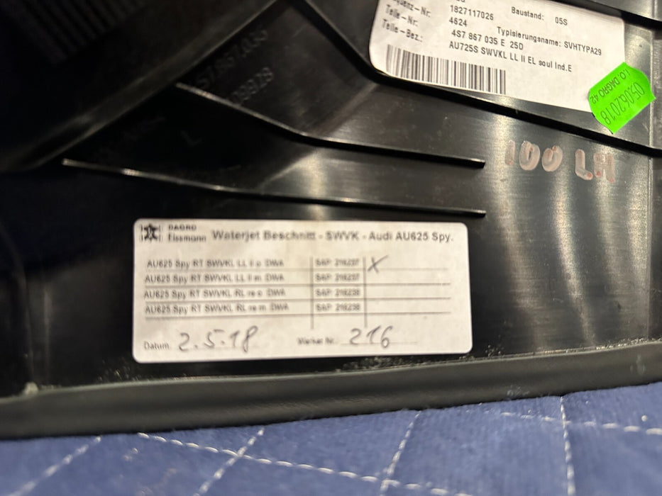 2018 AUDI R8 SPYDER LEFT PILLAR TRIM COVER PANEL W/ SIDE VENTS 4S7 867 035 E 25D