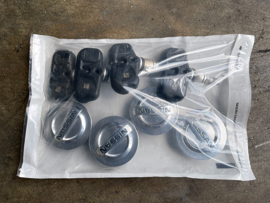 2010 NISSAN 370Z GENUINE SPORT OEM WHEEL CENTER CAPS W/ TPMS SENSORS 2009-2020