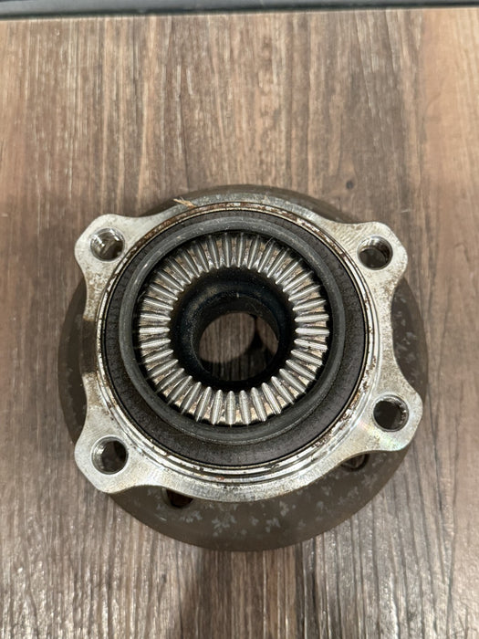 2020 BMW M8 COMPETITION FRONT WHEEL HUB WITH BEARING OEM 7857069