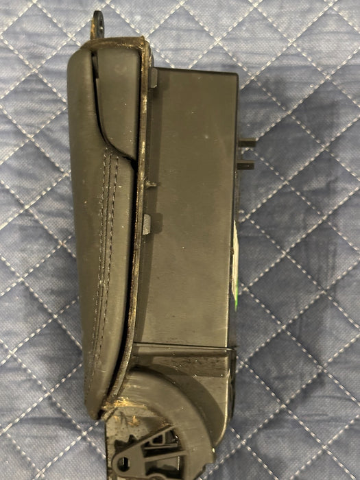 2014 AUDI R8 CENTER CONSOLE LEATHER STORAGE COMPARTMENT OEM 420 863 075 B ~FLAW~