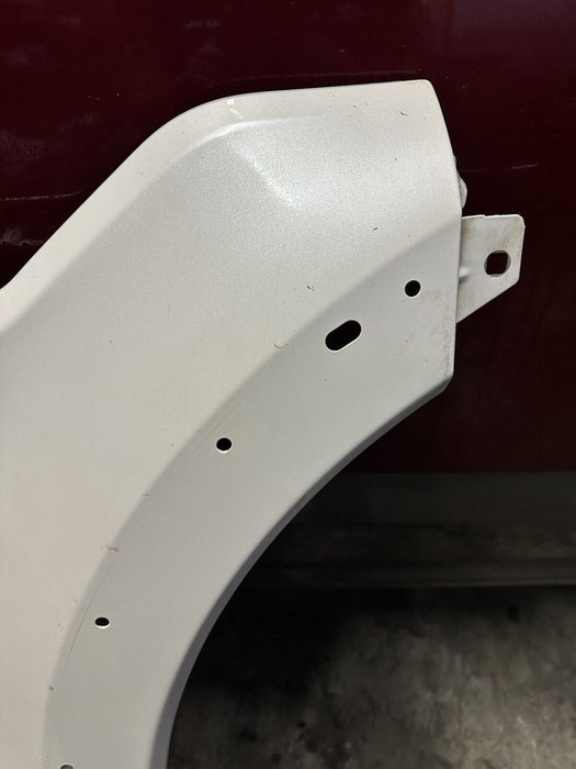 2017 FORD F250 F350 KING RANCH PASSENGER RH FENDER METALLIC WHITE / CARIBOU OEM