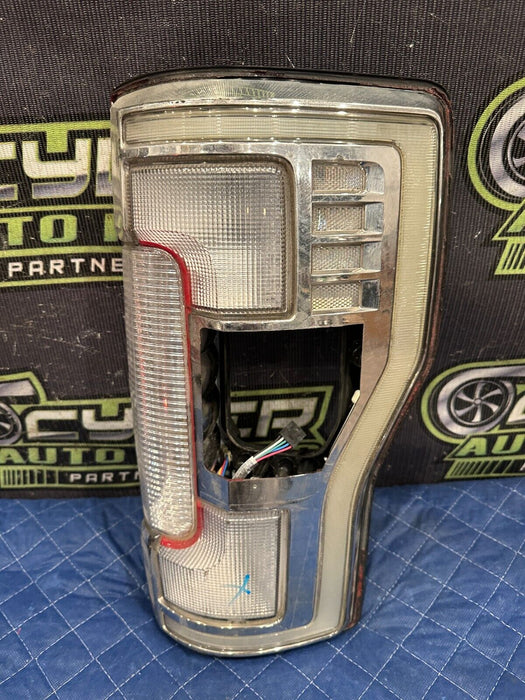 2017- 2019 FORD F250 F350 F450 PASSENGER RIGHT LED TAIL LIGHT OEM *PARTS ONLY*