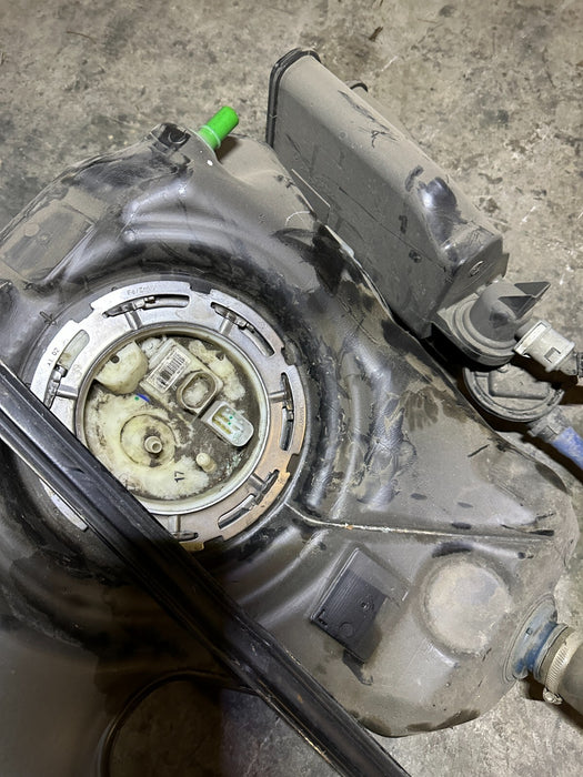 2020 BMW M4 F82 OEM FUEL GAS RESERVOIR CANISTER TANK W/ FILLER NECK