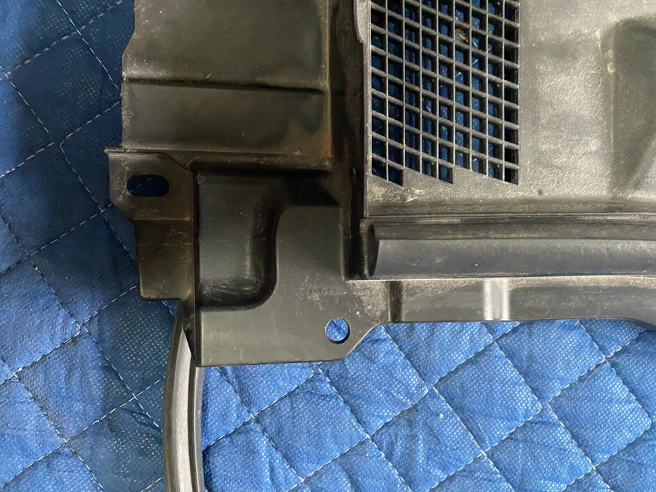 2017-2019 NISSAN 370Z PASSENGER WINDSHIELD COWL VENT 66862-1EA0A