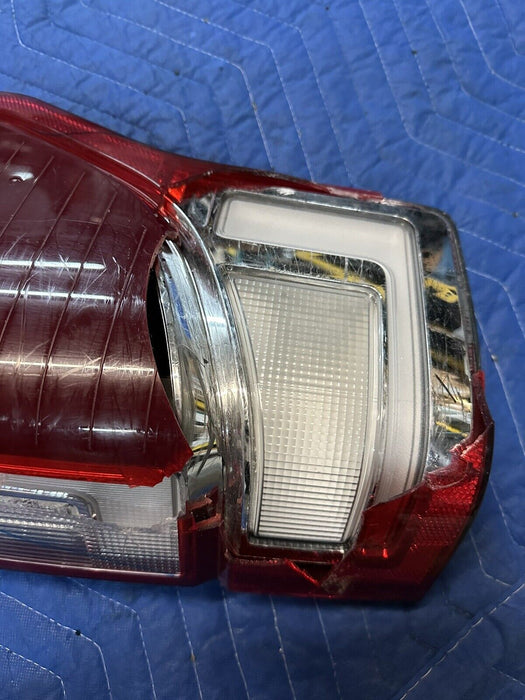 2020-2022 FORD F250 F350 F450 RIGHT LED TAIL LIGHT OEM *CHIPPED* NO MODULE