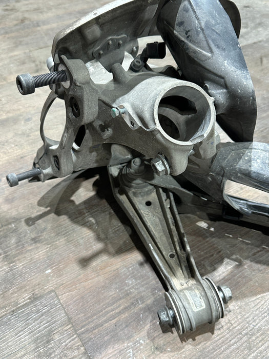 2014 PORSCHE 911 TURBO S 991 FRONT LEFT HUB KNUCKLE SPINDLE ASSEMBLY OEM