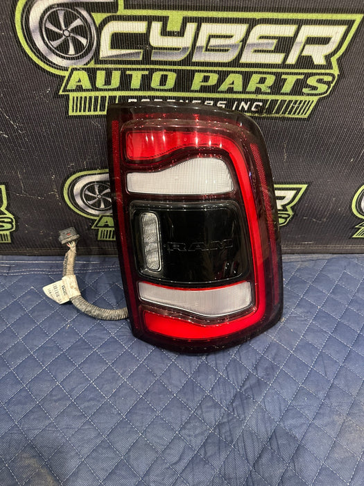 2024 DODGE RAM 3500 LARAMIE PASSENGER RIGHT LED TAIL LIGHT W BLIND SPOT OEM