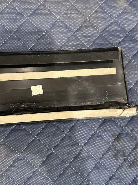 2020-2022 FORD F250 F350 FRONT RIGHT GLOSS BLACK B PILLAR DOOR TRIM OEM *SCUFFS*