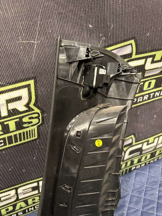 2018 AUDI R8 SPYDER LEFT PILLAR TRIM COVER PANEL W/ SIDE VENTS 4S7 867 035 E 25D
