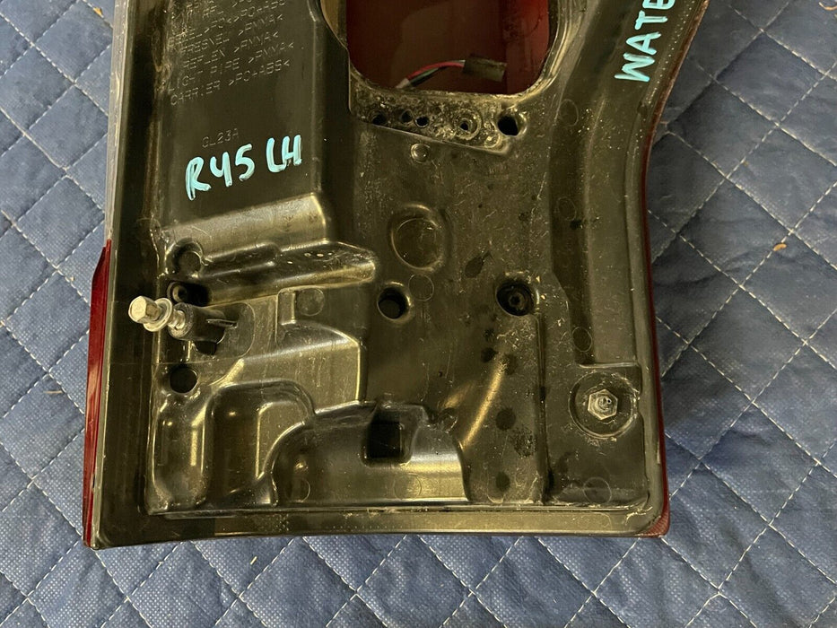 2017-2019 FORD F250 F350 F450 DRIVER LEFT TAILIGHT OEM *WATER DAMAGE*