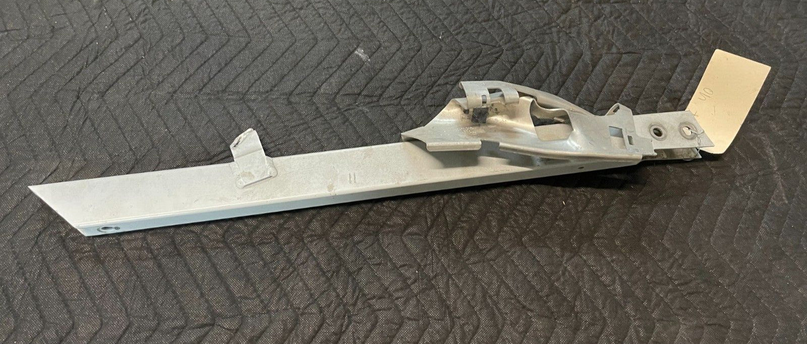 2017 AUDI R8 V10 BRACKET OEM 4S0 907 462 A