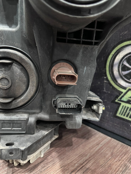 2017 NISSAN TITAN XD PASSENGER RIGHT LED HEADLIGHT OEM *INTERNAL STRESS CRACKS*