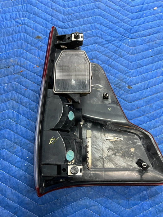 2016 2019 NISSAN TITAN XD PASSENGER RIGHT HALOGEN TAIL LIGHT 26550 EZ20D OEM