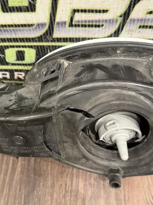 2014 PORSCHE 911 TURBO S 991 WHITE GAS FUEL LID CAP ASSEMBLY OEM