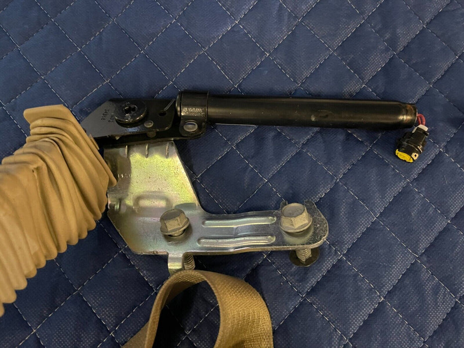 2017 2018 2019 FORD F250 F350 F450 LARIAT FRONT LEFT & RIGHT TAN SEATBELT PAIR