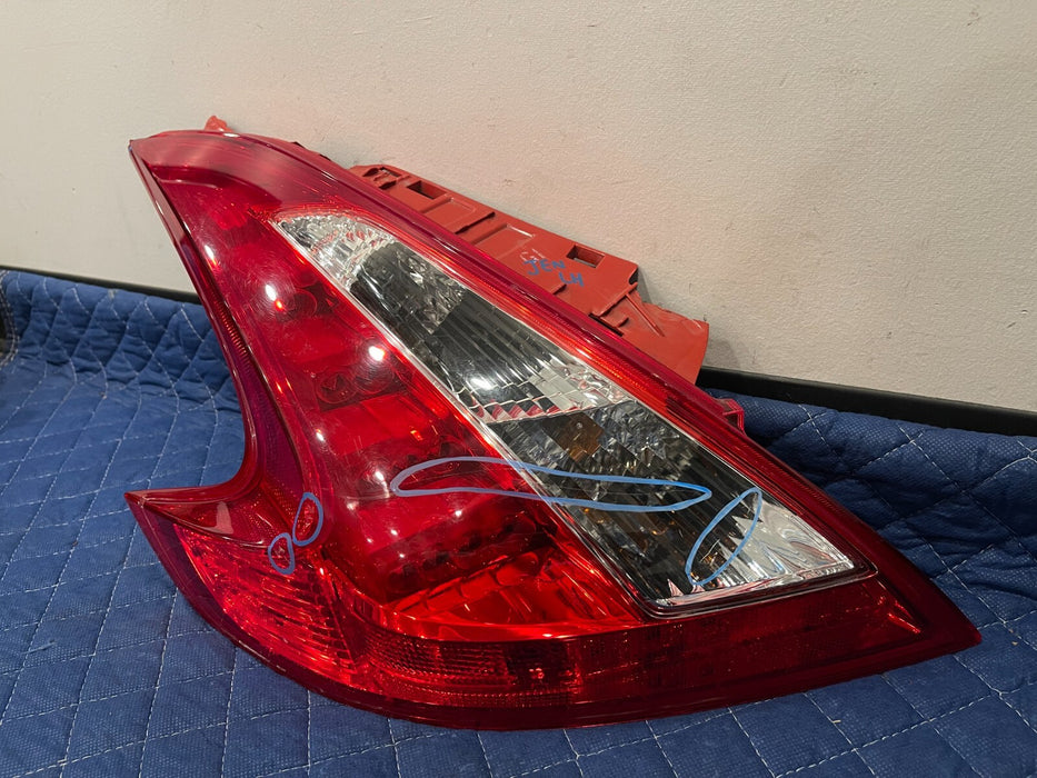2012 NISSAN 370Z CONV REAR DRIVER LEFT TAIL LIGHT OEM *MINOR SCRATCHES/SCUFFS*