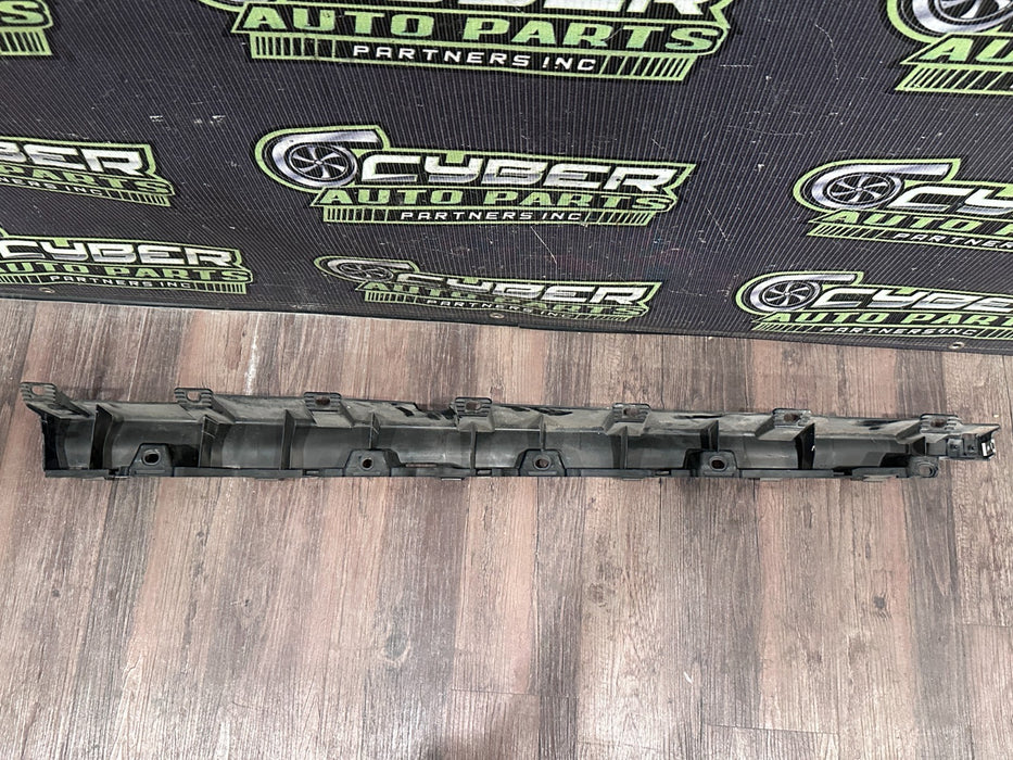 2018 AUDI R8 PASSENGER RIGHT SIDE SKIRT SUPPORT BRACKET OEM 4S0 853 922