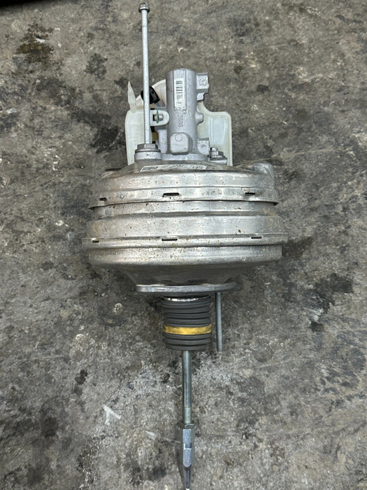 2014 AUDI R8 POWER BRAKE BOOSTER W/ MASTER CYLINDER 423 612 105 D 423612105D
