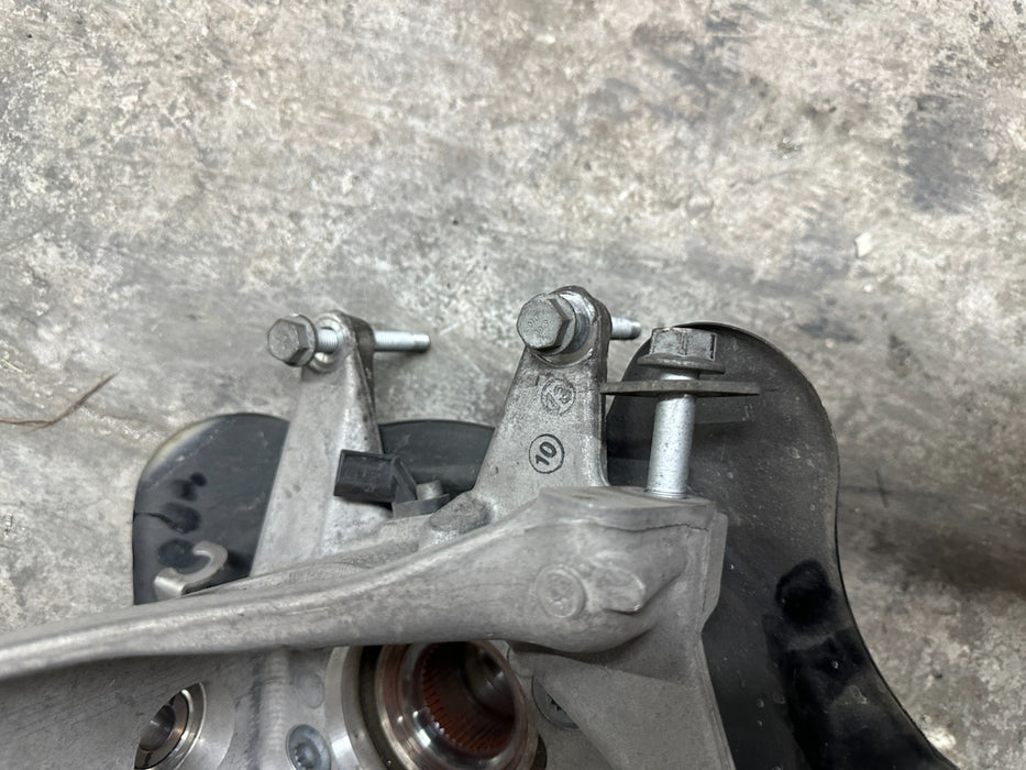 2018 AUDI R8 REAR RIGHT SUSPENSION HUB KNUCKLE OEM