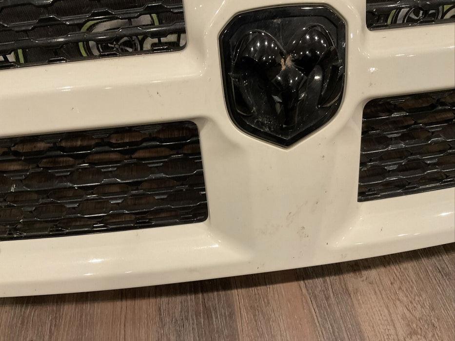 2017 DODGE RAM 2500 FRONT PEARL WHITE GRILLE OEM ~COSMETIC SCRATCHES~