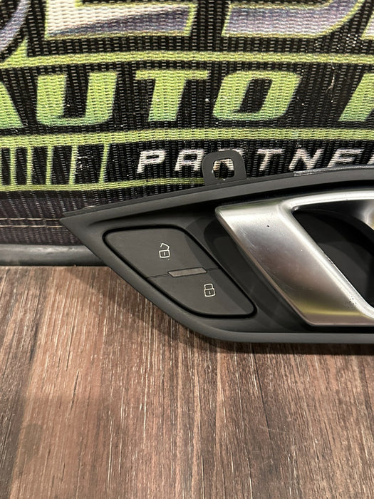 2021 AUDI R8 PASSENGER RIGHT INTERIOR DOOR HANDLE OEM