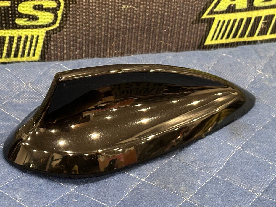 2015-2020 BMW M4 F82 F30 ROOF SHARK FIN ANTENNA COVER BLACK 9240968
