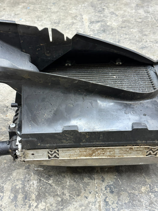 2014 AUDI R8 FRONT DRIVER LEFT RADIATOR 420 121 252 420121252 ASSEMBLY