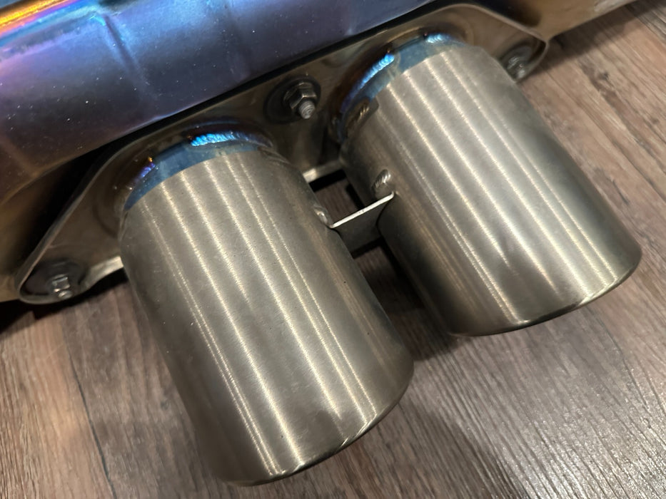 2017 2018 2019 PORSCHE 911 GT3 CENTER EXHAUST MUFFLER W/ TIPS OEM 991 111 027 90