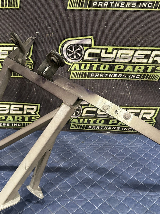 2014 AUDI R8 FRONT RIGHT FRAME RAIL BRACE FENDER MOUNT BRACKET 420 805 358 C