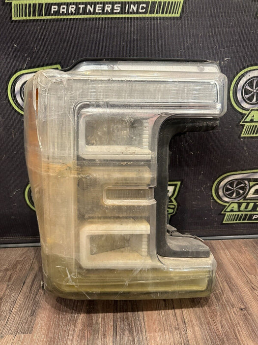 2017-2019 FORD F250 F350 F450 RIGHT LED HEADLIGHT OEM *WATER INSIDE/PARTS ONLY!*