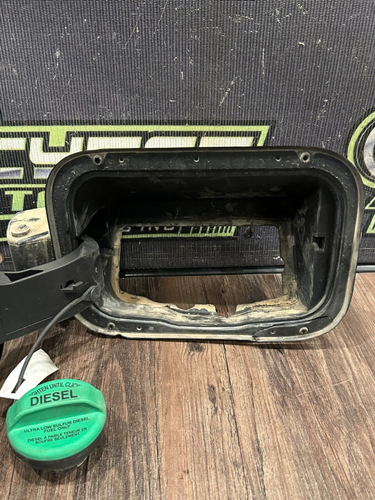 2023-2024 FORD F350 FUEL GAS DOOR LID ASSMEBLY AGATE BLACK (UM) OEM