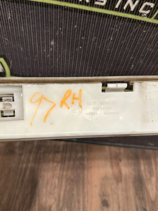 2020 BMW M4 F82 RIGHT ROCKER MOLDING SUPPORT BRACKET OEM 51 77 8 054 321