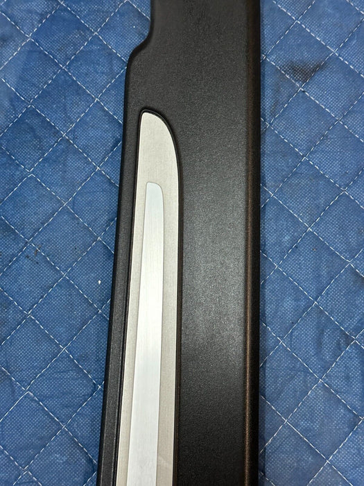 2014 AUDI R8 FRONT PASSENGER RIGHT KICK SCUFF SILL PLATE OEM