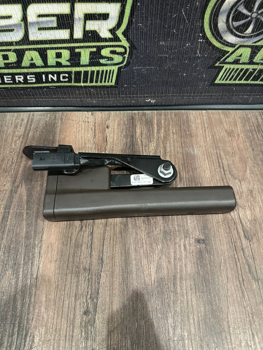 2017-2019 FORD F250 F350 F450 REAR MIDDLE SEATBELT RECIEVER OEM