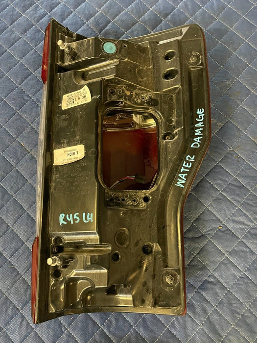 2017-2019 FORD F250 F350 F450 DRIVER LEFT TAILIGHT OEM *WATER DAMAGE*