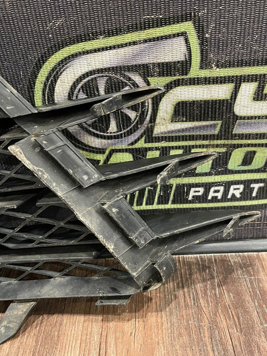 2012 AUDI R8 V8 FRONT BUMPER DRIVER LEFT GRILLE PANEL OEM 420 807 681 *READ