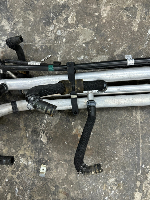 2021 AUDI R8 OEM UNDERBODY CENTER COOLANT PIPE LINE HOSE TUBE 4S0 819 270 D