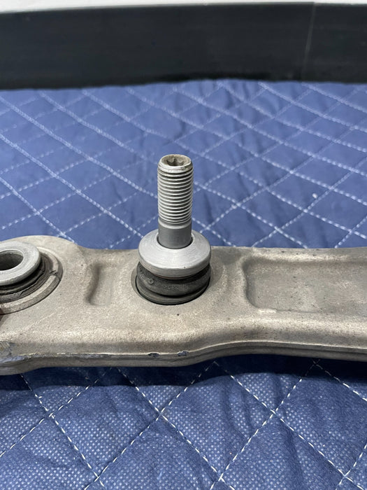 2015-2019 MERCEDES BENZ E63 S AMG FRONT PASSENGER RIGHT LOWER CONTROL ARM  OEM