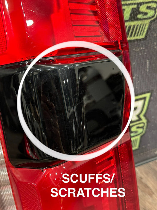 2023-2024 FORD F350 PASSENGER RIGHT HALOGEN TAIL LIGHT OEM *READ/SCUFFS*