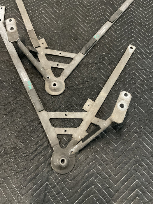 2015 BMW M4 REAR RIGHT LEFT PAIR SUSPENSION BRACKET OEM 67228464604