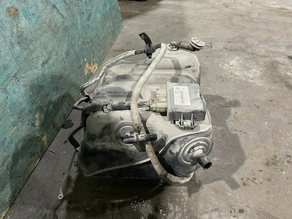 2018 DODGE RAM 3500 LARAMIE 4X4 6.7L DEF TANK DIESEL EXHAUST FLUID RESERVOIR OEM