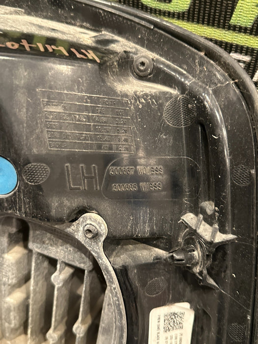 2024 DODGE RAM 3500 LARAMIE DRIVER LEFT LED TAIL LIGHT W BLIND SPOT OEM *CRACKED