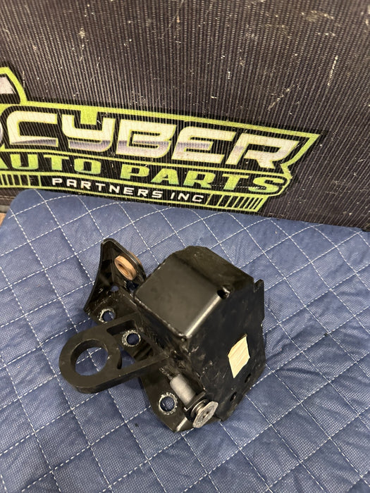 2021 AUDI R8 FRONT RIGHT DEFORMATION ELEMENT MOUNTING BRACKET OEM 4S0 807 552 C